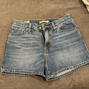 Levi’s 80s Mom Shorts